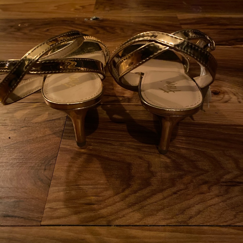 Heels - Picture 7 of 7